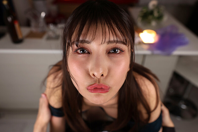 【VR】ここは場末の闇スナック 気さくで巨乳なママは、気に入った男をゲーム感覚で手玉に取る淫乱な女でした。 サンプル 8