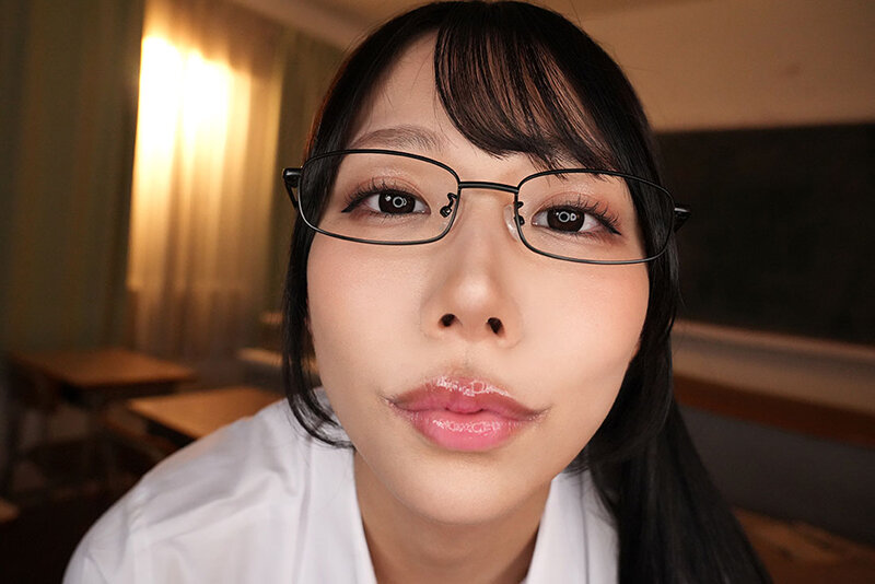 【VR】趣味:生徒のイキ顔観察 早漏でも遅漏でもお構い無し。補習後は必ず顔面密着手コキで生徒を食べる教師の特権 尾崎えりか サンプル 7