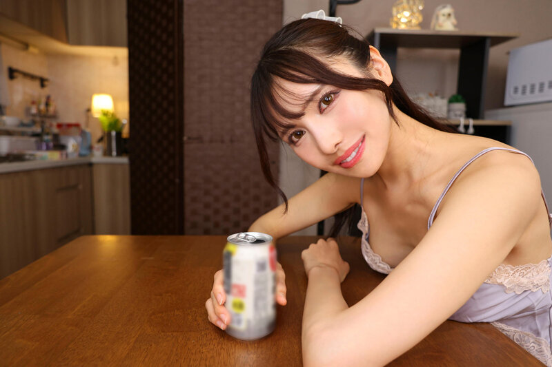 【VR】夫が不在の夜に呼び出し朝まで何度も密着騎乗位で中出しNTR 花衣つばき サンプル 12