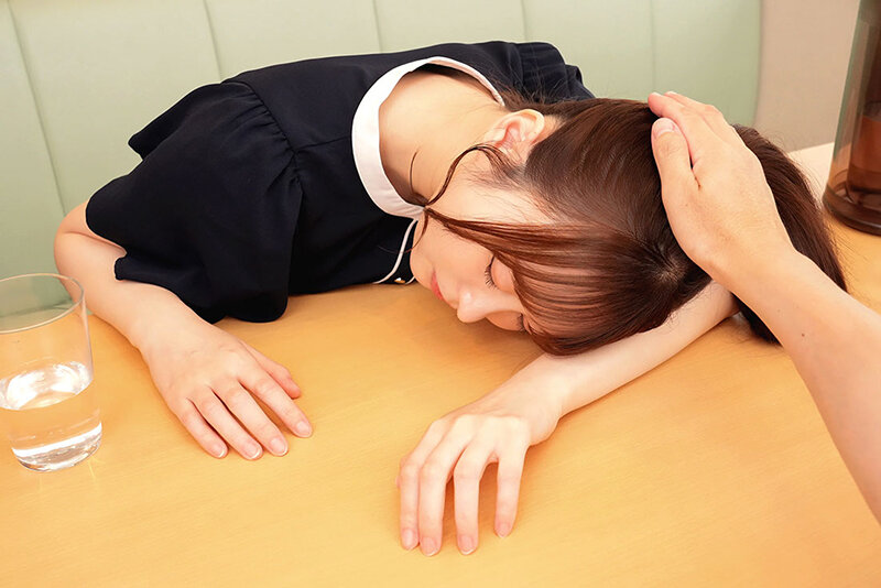 【VR】拝啓、クスリ漬けマラ狂い女様-純粋で眩しすぎるサークルの先輩を騙して拘束して落としてやったので、ボクは元気に生きていけます- 天馬ゆい サンプル 5