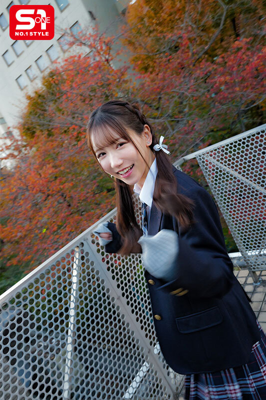 【VR】「文化祭、2人で抜け出さない？」学園のマドンナ三田さんに手を握られて…制服脱いだら艶っぽい大人スレンダーボディで瞬殺 あまりにも抜け駆けSEXが最高すぎたラブホ後夜祭 三田真鈴 サンプル 3