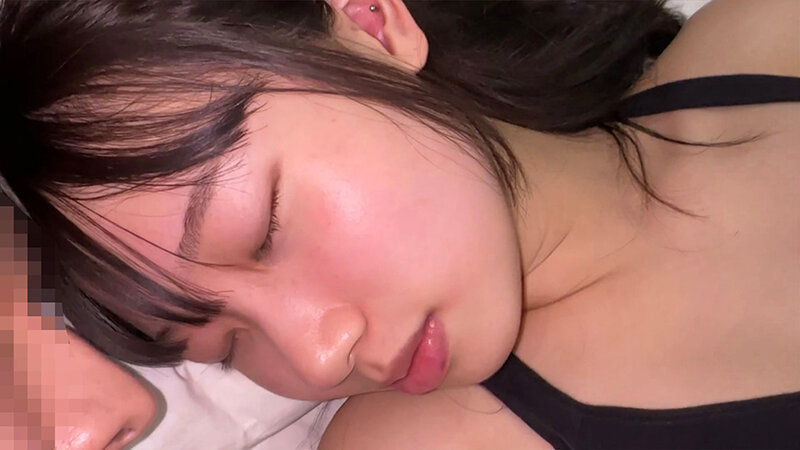 昨日もあんなにシたのに…寝起きカノジョのすっぴんが可愛すぎて朝勃ち即ズボッ！イチャイチャSEX サンプル 4