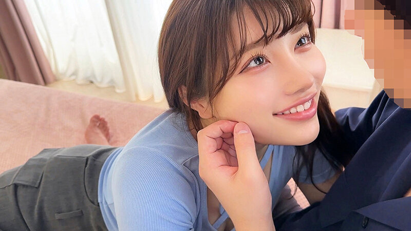 イチャラブ生パコ！ SEXしたそうに目を合わせて誘ってきているヤリたがり美女たち サンプル 4