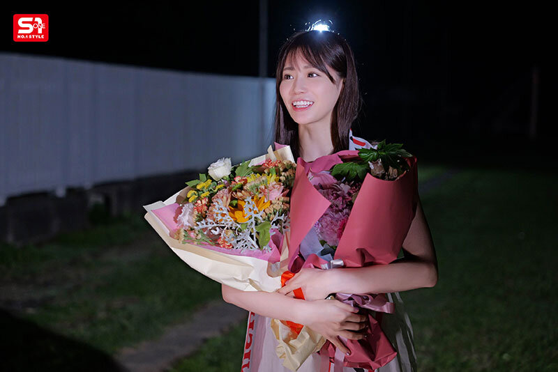 未歩なな引退作 ガチファン感謝祭「私と勝負して勝ったらヤらせてあ・げ・る」引退だから本気でファンと向き合った泥と涙と体液まみれのSEX運動会 サンプル 11