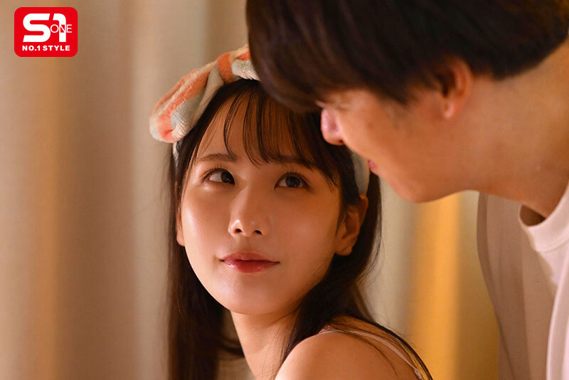 「先輩、一緒に終電逃して私の家泊まりましょ？」会社の巨乳後輩の誘いに乗ったらあざと可愛いすっぴんとモチモチの無防備おっぱいに僕は理性が吹っ飛び… 村上悠華 サンプル 10