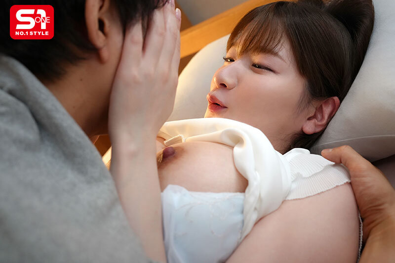 世話焼きのお姉ちゃんにボッキ見せながら本気でお願いしたらヤラせてくれた。 鷲尾めい サンプル 3