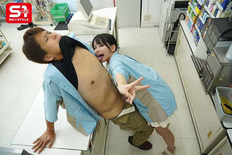 僕は生意気カワいい学生バイトに「ざぁこ」扱いされて 悔しいのにチ●ポフル勃起させて痴女ってくれるのを期待している情けない大人です。 渚あいり サンプル 7