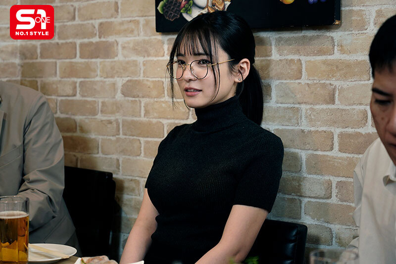 大人しい新入女子社員を一泊出張に同行させ相部屋に連れ込むと…まさかのド淫乱メスに変身して精液透明になるまで絞りヌカれた… 乃坂ひより