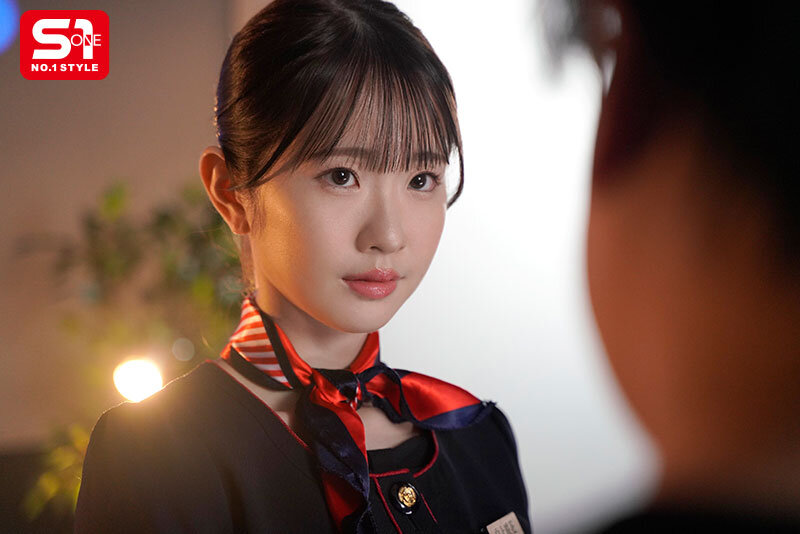 スレンダーな新人CAが巨漢クレーマーに犯●れ、心壊れ、肉オナホと化した後に… マ●コが極太ペニスに馴染んできてあり得ないほどイキまくった。 白上咲花 サンプル 3