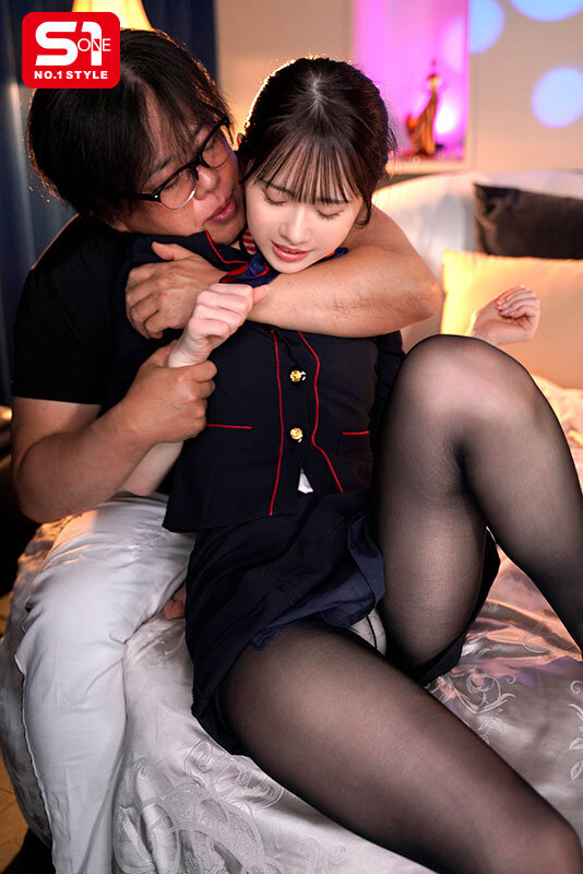 スレンダーな新人CAが巨漢クレーマーに犯●れ、心壊れ、肉オナホと化した後に… マ●コが極太ペニスに馴染んできてあり得ないほどイキまくった。 白上咲花 サンプル 4