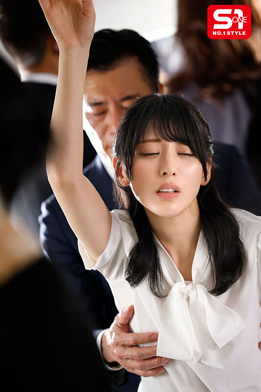 聖職者でありながら電車痴●の虜になってしまった女教師 金松季歩 サンプル 2
