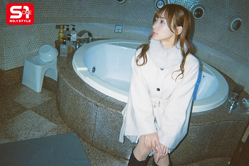 金と時間と性欲がある若妻アリスさん（23歳）のラブホ4軒はしご不倫 花アリス サンプル 2