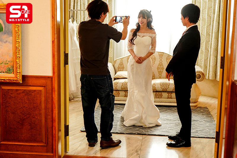 結婚式間近の花嫁、新郎との愛あるSEXよりも男性ウェディングプランナーから無理やり犯●れるほうがま●こビチャ濡れでイキまくる。 七ツ森りり サンプル 9