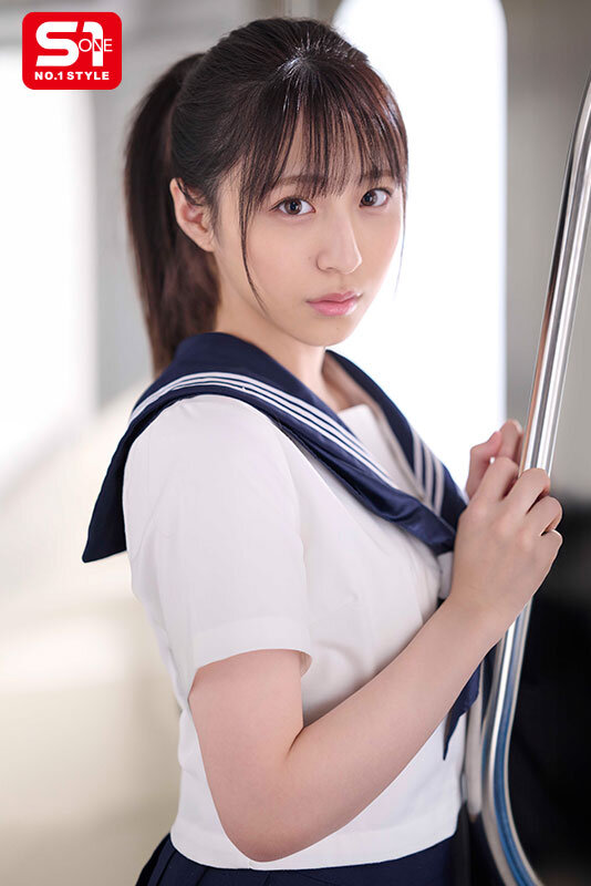 この女子学生、純粋そうに見えて中年教師に恋し、痴●師（他人）にも即沼る。 新木希空 サンプル 1