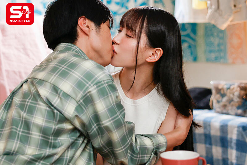 近い！近い！！近い！！！超至近距離で100％キスできる雰囲気を出してくる彼女のあざと妹 三田真鈴 サンプル 7