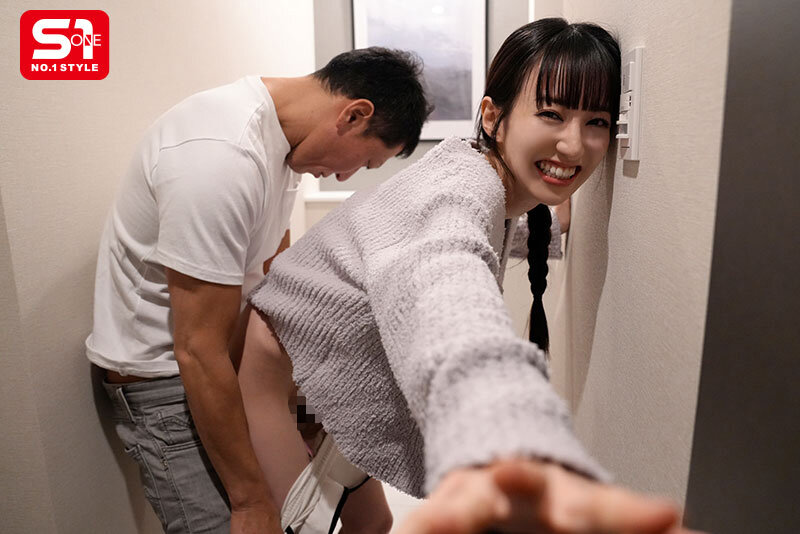 アイドルを秒でハメる！石田佳蓮のプライベートに突撃しまくった前代未聞のドッキリ即ズボスキャンダル！ サンプル 2