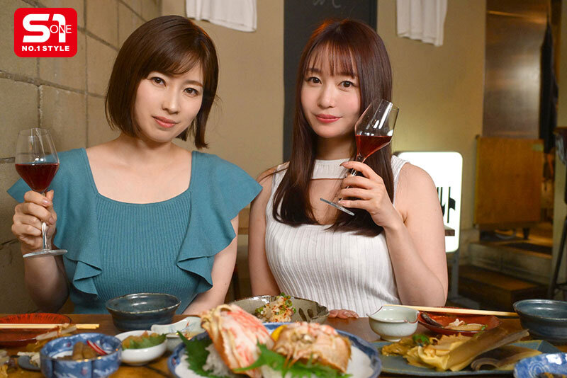 S1専属12年AV女優2人が飲んで語って生々しいプライベート感で完熟おま●こに交互に挿れまくる！研ぎ澄まされた熟練テク！スーパーコンビネーション逆3Pハメ撮り 夢乃あいか 奥田咲 サンプル 1