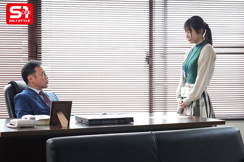 下着メーカーに今も残る下劣ハラスメント… 仕事の出来ない女子社員（25）は、ランジェリー着用しか許されない。 篠真有 サンプル 1