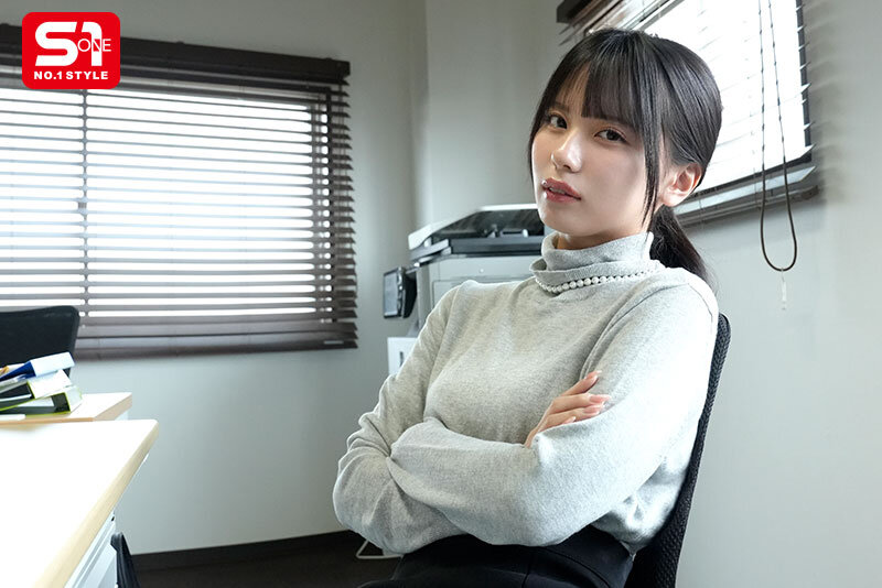 出張先ホテルでチビのくせに生意気な新卒OLと相部屋… この絶好の機会に鷲掴みイラマレ●プで男の力の怖さを分からせてやった。 渚あいり サンプル 1