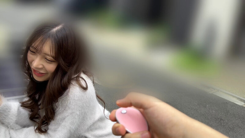 リモバイ発動中にベロキス発情したあやさんは潮吹きして中出しして痙攣中 野外デートでリモバイ接吻しまくったらガクブル中出しSEX 小那海あや サンプル 1