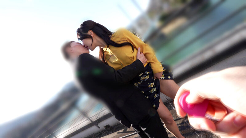 奥様プレバトリモバイ 刺激が欲しい人妻が赤面イキ連発 まんねりに悩む五芭さんをベロチューと猥褻リモバイで連れ回し悶絶失禁させたところ… 五芭 サンプル 9