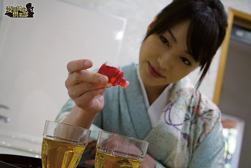 巨乳セレブ人妻ばかりを狙うレズエステ温泉の美人女将 全タイトル収録12時間総集編 サンプル 5