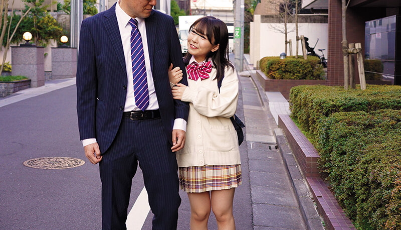 授業中は他人…放課後は彼女…担任教師を虜にする生徒と不道徳行為 サンプル 1