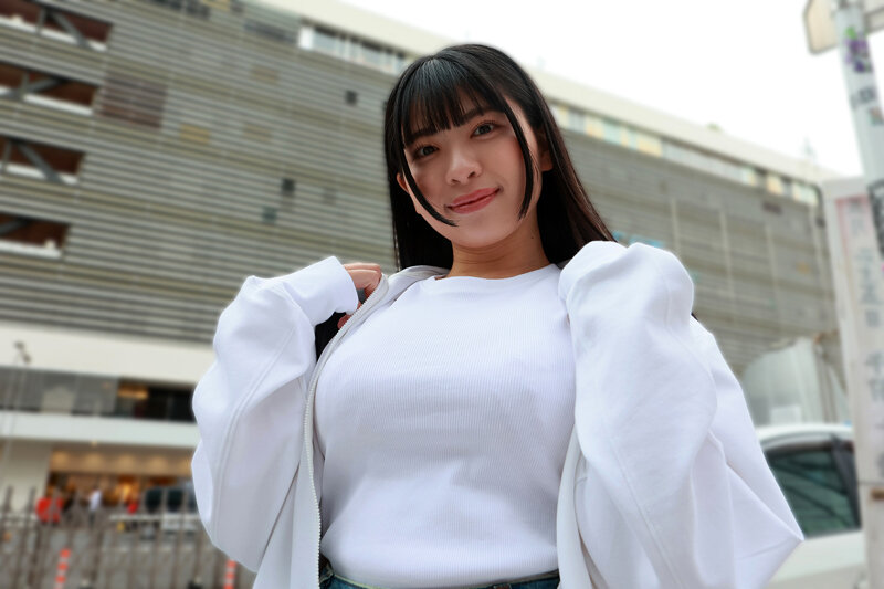 天然爆乳田舎娘のノーブラ東京観光～杏奈ちゃん（Gカップ・97cm） 花柳杏奈 サンプル 1