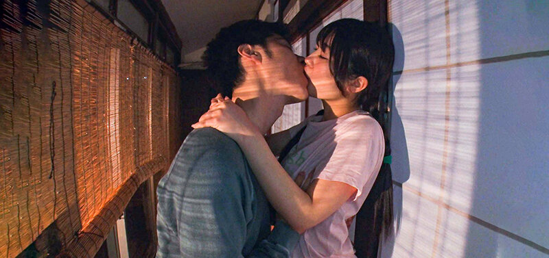 大学サークルで毎年恒例の古民宿住み込みアルバイトで…美人女将とバイト仲間の同級生と重ねた秘密の浮気SEX三角関係 サンプル 6