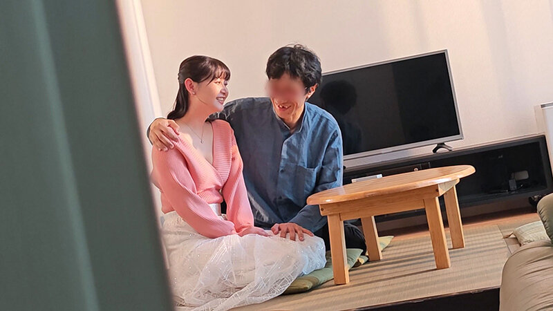 サッカー番組で大人気！同じテレビ局で働く幼馴染のキャスターが週刊誌にすっぱ抜かれた！僕が最初に好きだったのに（BSS）、実はサッカー選手やプロデューサーと誰とでも寝るただのヤリマンで、、、 静河 サンプル 4