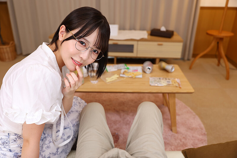 【VR】【8K VR】酔って無意識近距離挑発しちゃった負けず嫌いのバ先の地味メガネちゃんは、押し倒すと恥ずかしがりながらも夜通しセックスしてしまうエロギャップ持ちだった 柏木こなつ サンプル 3