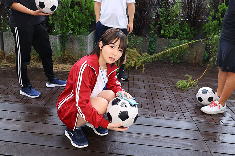 【VR】【8K VR】強豪サッカー部を支える健気で心優しい性欲処理担当マネージャーが部活終わりに使い捨てオナホールにされています。 柏木こなつ サンプル 2