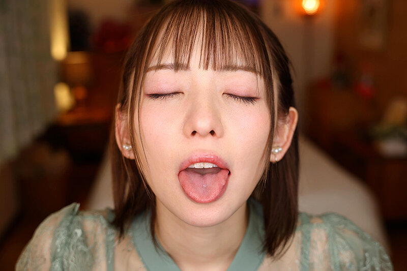 【VR】【8K VR】同窓会で再会した元彼女が婚約中のボクに迫ってきた話…西元めいさ サンプル 4