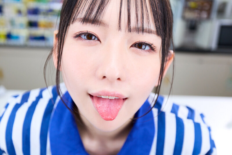 【VR】【8K】10年来の仲が良い地元のハメ友とコンビニバイトの休憩中にラブホ代わりに身勝手ヌキヌキタイム猿のように汗だくでSEXした側道沿いの真夏の田舎コンビニ。 西元めいさ サンプル 10