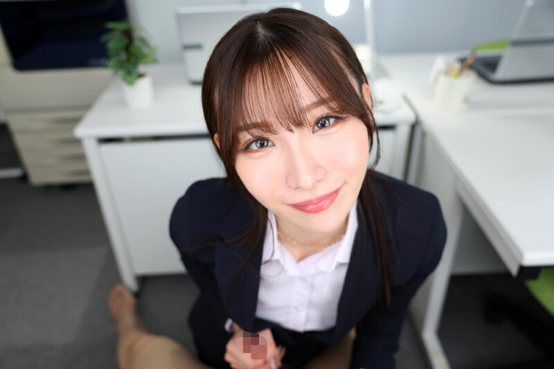 【VR】【8K】ずっとゼロ距離で美女に見つめ続けられながら手コキ＆フェラチオで口内射精が止まらないVR サンプル 3