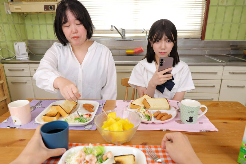 【VR】【8K】娘に精子を飲ませて育ててます。ゆなちゃん サンプル 10