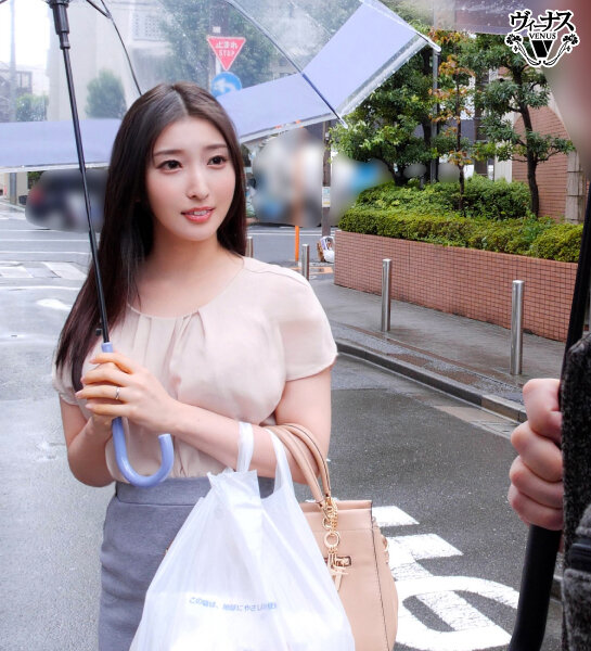 バイト先で働く美しい人妻を家に連れ込み中出しセックス 月野かすみ サンプル 3
