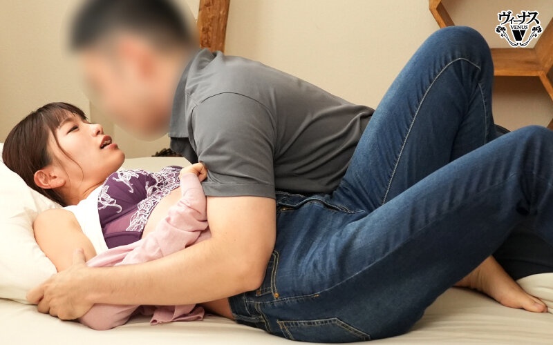 毎日オナニーする隣のエロい人妻に我慢の限界―。理性が吹き飛び欲情が止まらない濃密エクスタシー性交 新山麻由美 サンプル 4