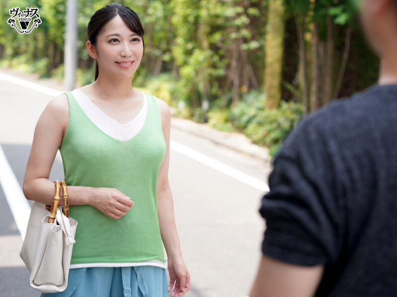 バイト先で働く美しい人妻を家に連れ込み中出しセックス 東ふうか サンプル 3