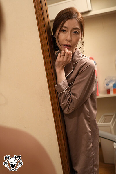お義母さん…そこはっ！！セックスがしたくて義息の元気なオチンチンを支配しようと企てる嫁の母親 葵百合香 サンプル 5