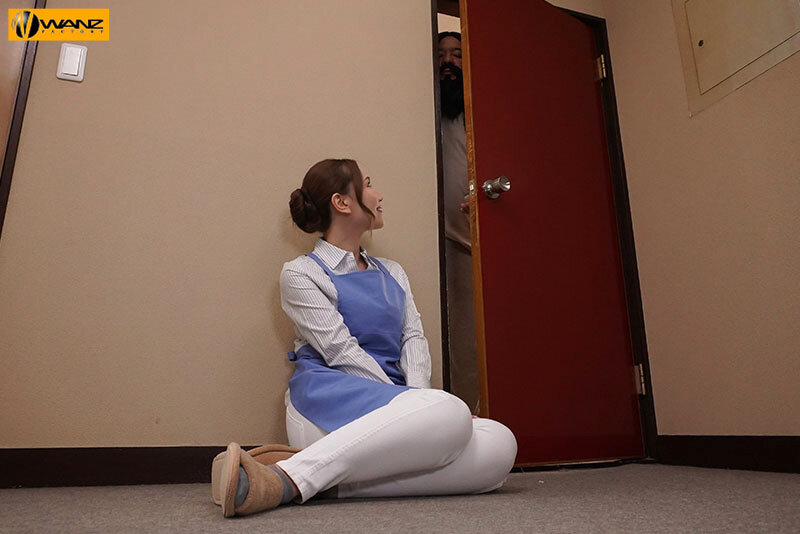 引きこもり自立支援センター 子供部屋おじさんの大量シコティッシュを見かねてチンカスだらけのニートチ●ポでさえ笑顔で性サポートしてくれる優しい巨乳職員のお姉さん 佐山愛 サンプル 1