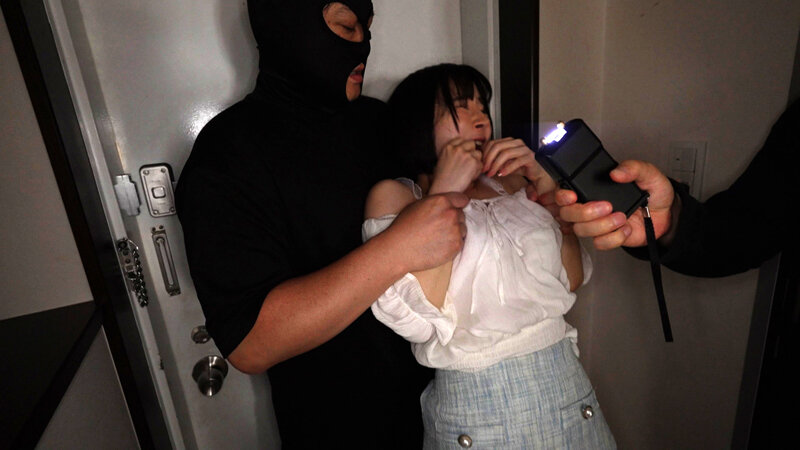 一人暮らしの女子大生を狙う鬼畜レ●プ集団自宅押込み中出し強●性交 被害者N・Mちゃん サンプル 1