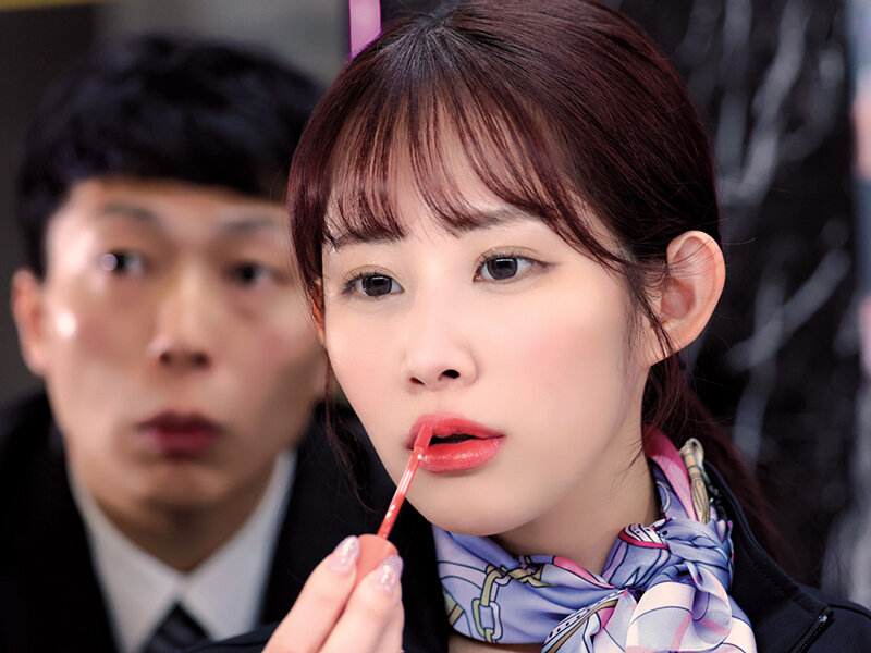 君の唇に恋してる～厚くて熱いタコチューと舌が濃厚に絡み合うベロチューで唇を奪われトロけ癒されるキスしまくりSEX～ 二羽紗愛 サンプル 1